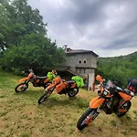 Kulla Hupi Agriturism Penzion *