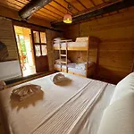Kulla Hupi Agriturism Penzion *