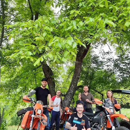 Kulla Hupi Agriturism Kro *