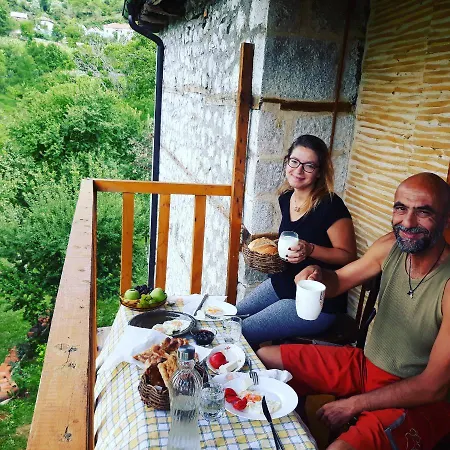 Kulla Hupi Agriturism Πανδοχείο