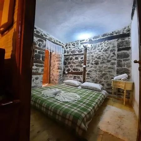 Kulla Hupi Agriturism Kro *