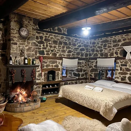 Kulla Hupi Agriturism Πανδοχείο *