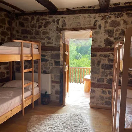 Kulla Hupi Agriturism Zajazd *