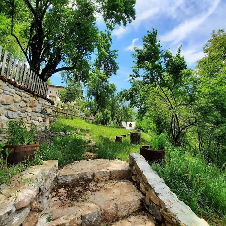 Kulla Hupi Agriturism 宾馆 *