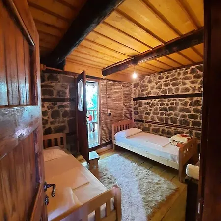 Kulla Hupi Agriturism *