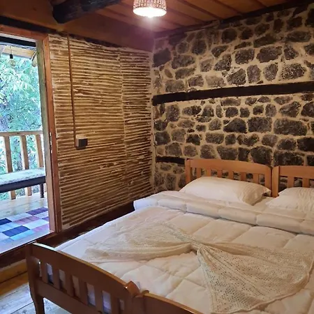 Kulla Hupi Agriturism 宾馆