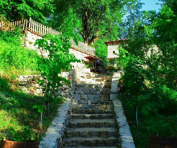 Kulla Hupi Agriturism Herberg